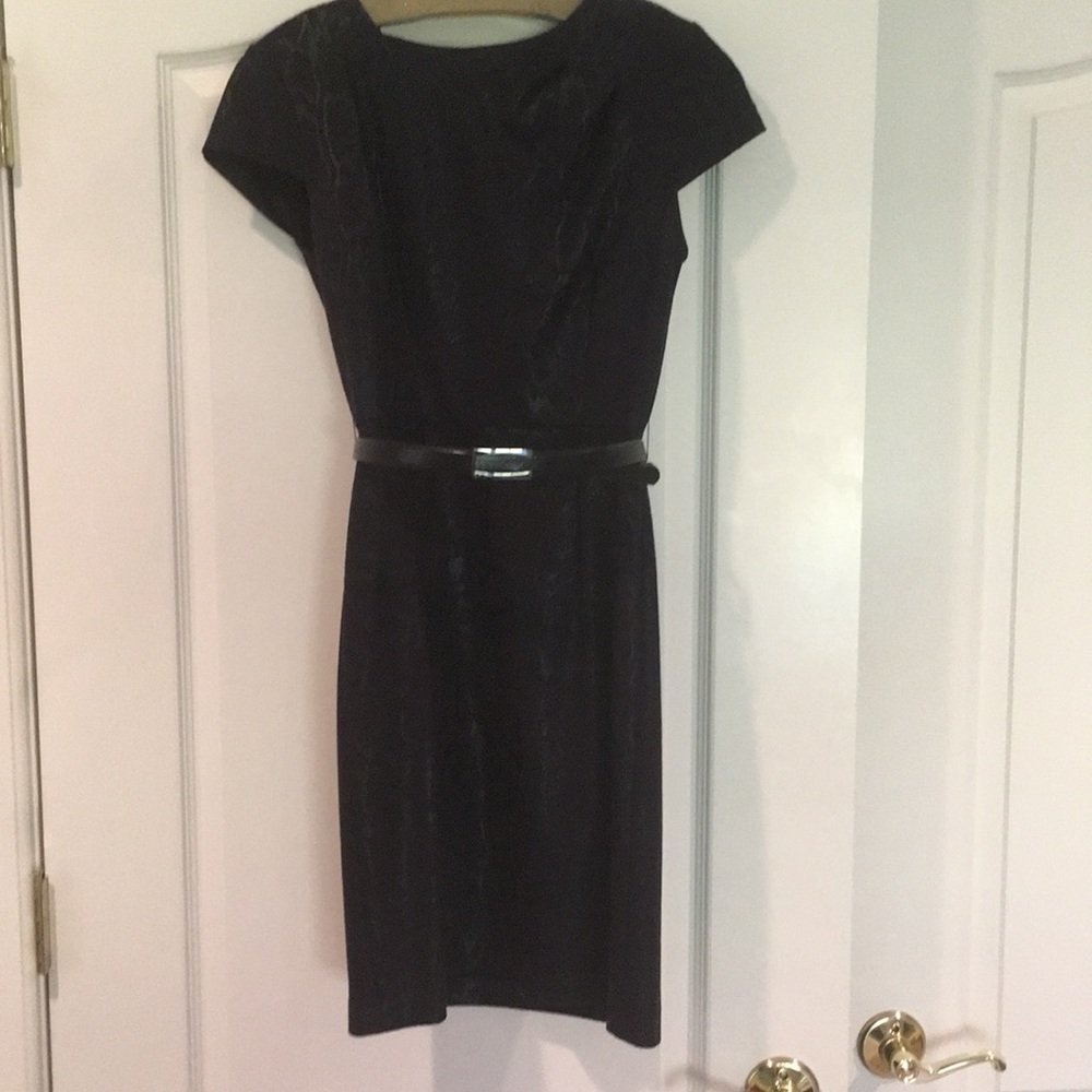 Donna Morgan navy snake pattern comfortable dress